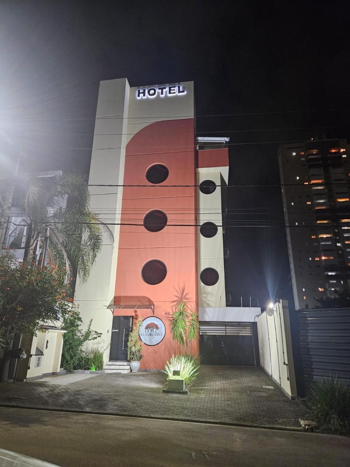 Hotel Flamboyant Taubaté Exterior foto